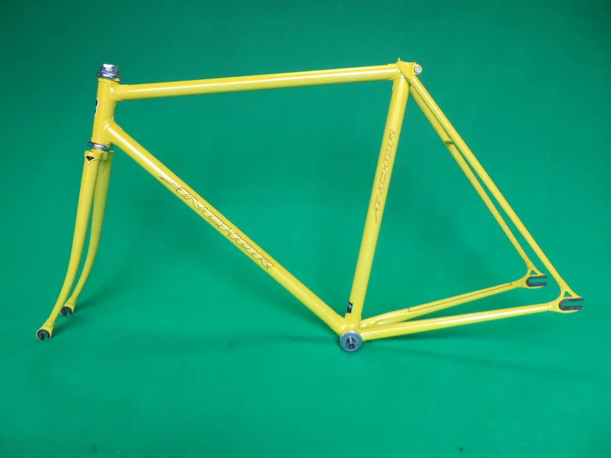 Anchor // Metallic Yellow // 51.5Cm 1