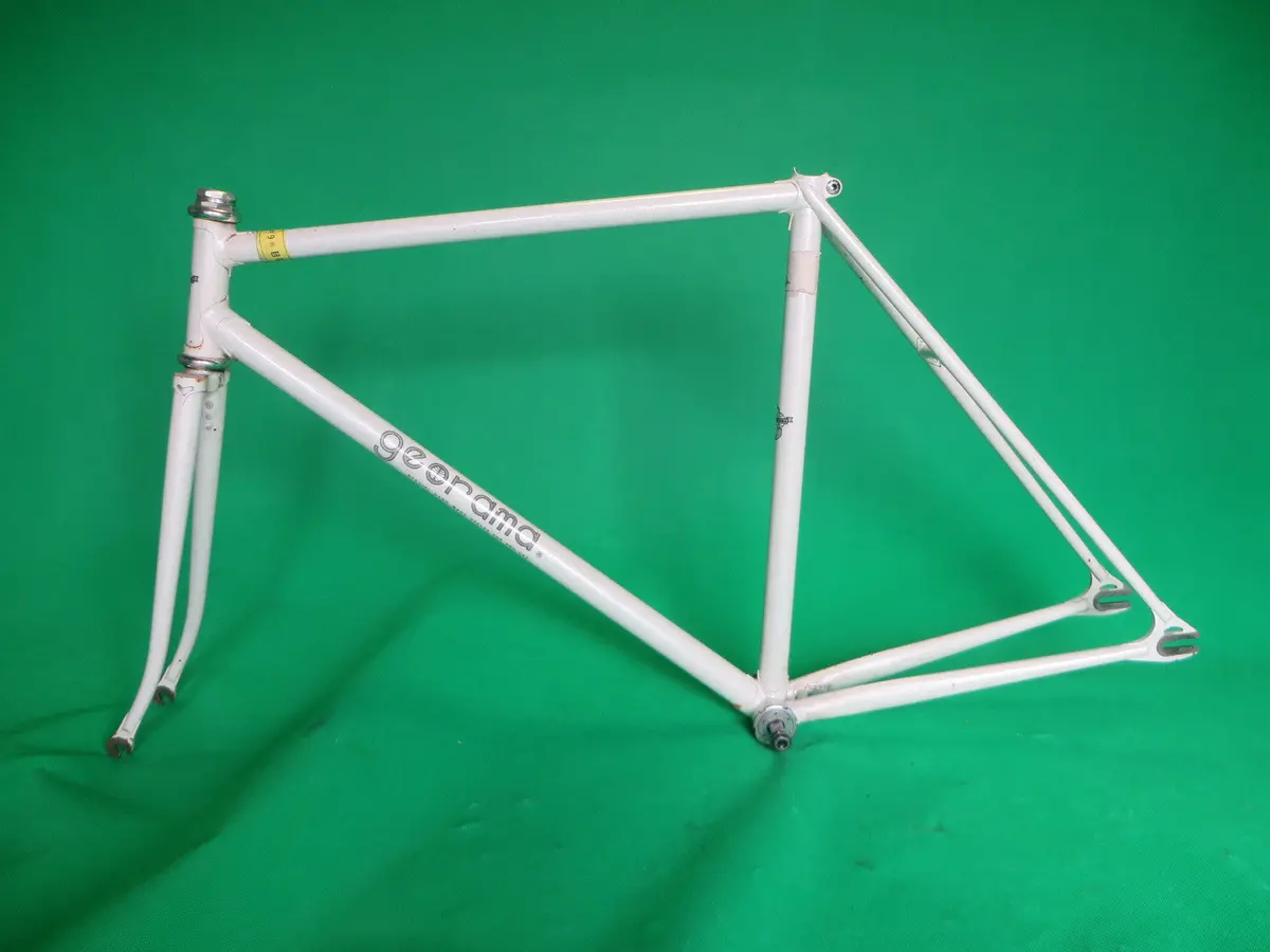 Georama // White + Silver Flake // 51.5Cm 1