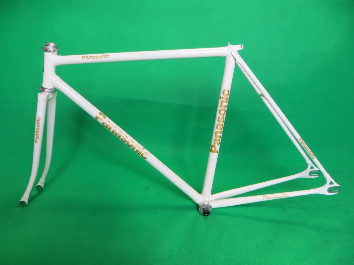 Panasonic // White + Gold Flake // 51Cm 1
