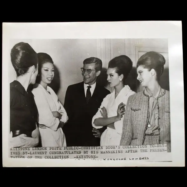 Yves Saint Laurent  Et Ses Mannequins Chez Christian Dior (1959 Et 1960) 1