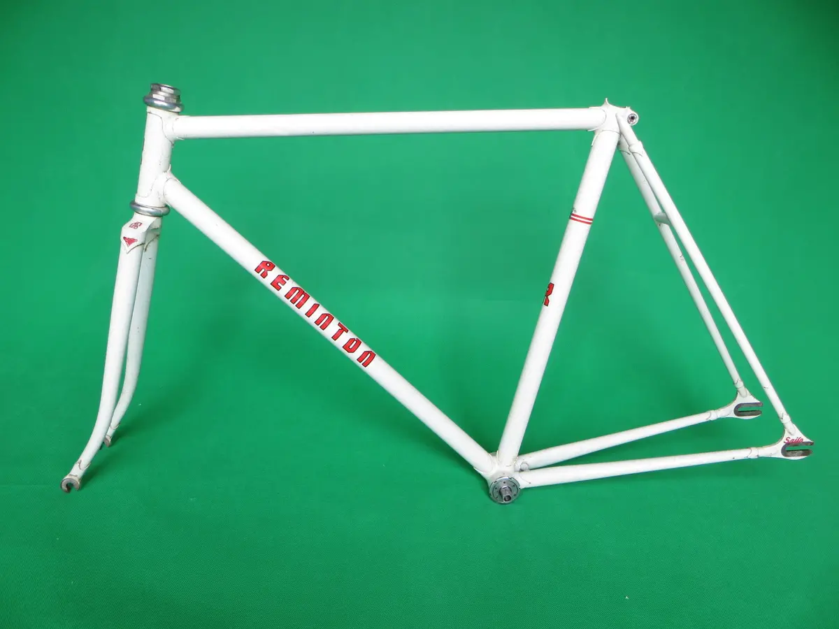 Reminton // White & Rainbow Flake '89 // 51.5Cm 1