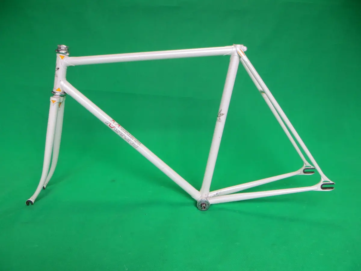 Makino // White 2003 // 52Cm 1