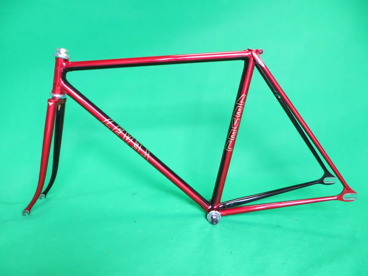Level // Red Black Fade // 50.5Cm 1