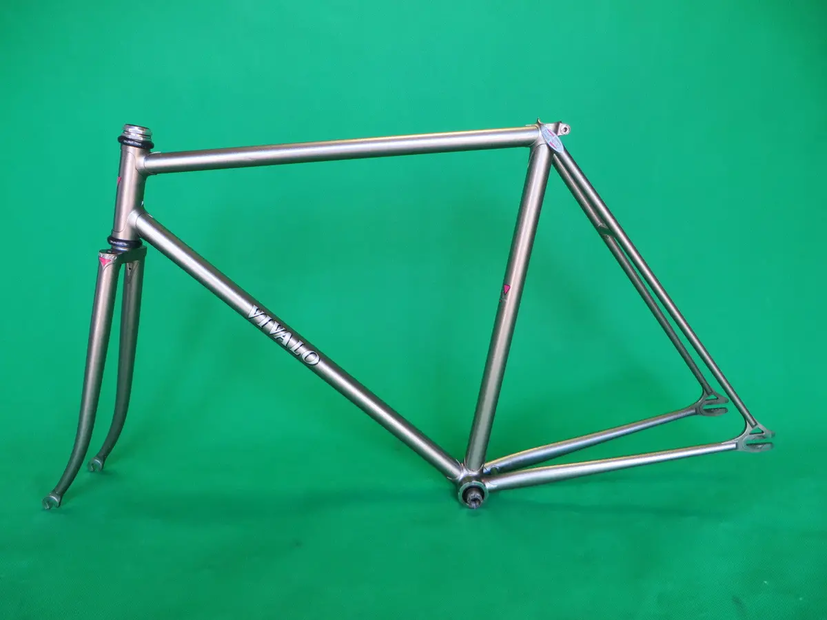 Vivalo // Grey-Silver 2002 // 51Cm 1