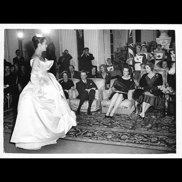 Présentation De La Collection Christian Dior Au Blenheim Palace (1958) 1