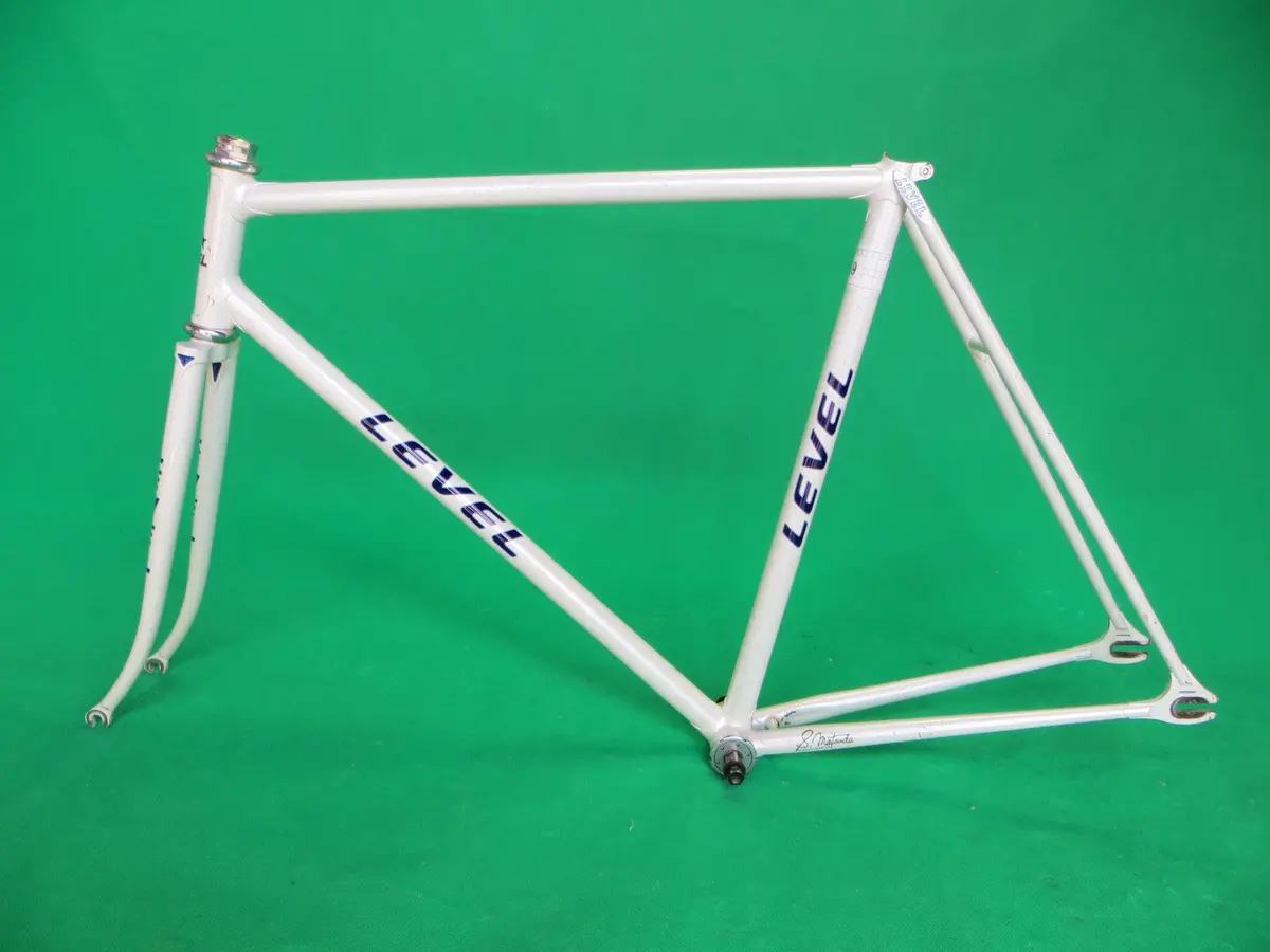 Level // White // 54Cm 1
