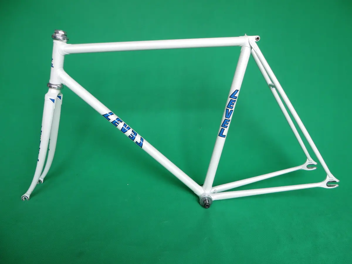 Level White (53Cm) 1