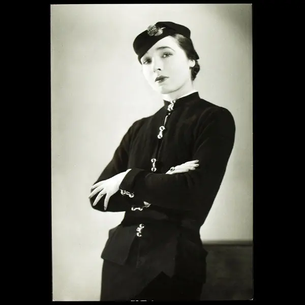 Tailleur De Lucien Lelong, Photographie D'époque Du Studio Deutsch (Circa 1935) 1