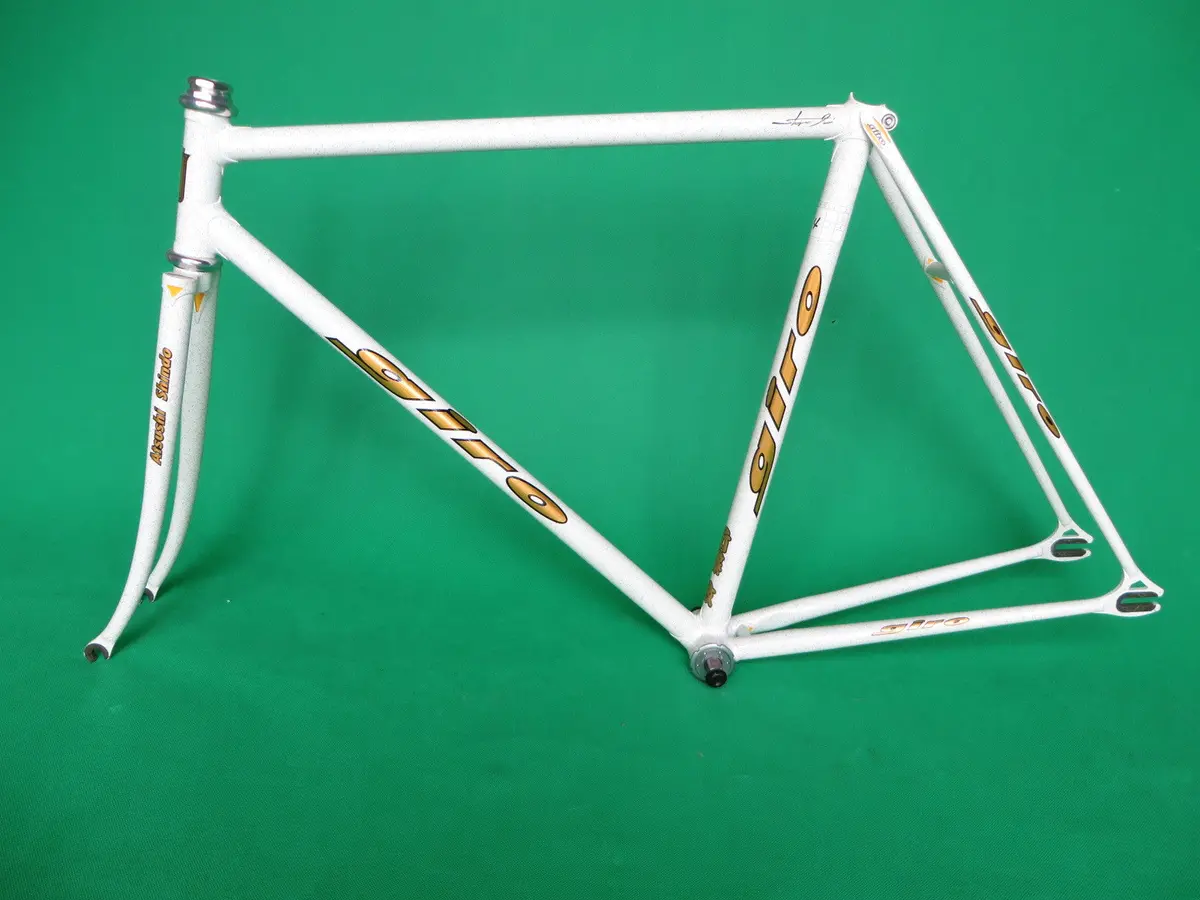 Giro White/Gold Flake {52Cm} 1