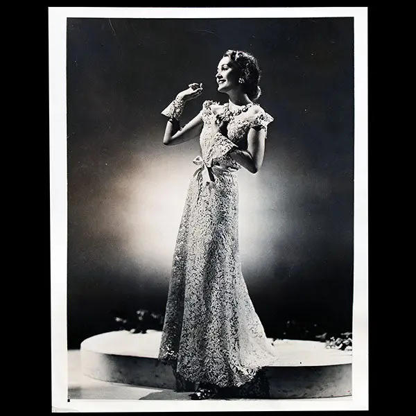 Chanel - Robe Du Soir En Dentelle Vénitienne De Chanel (1938) 1