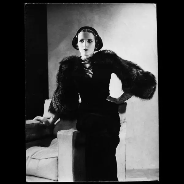Modèle Negresco, Ensemble De Fin D'après-Midi De Lucien Lelong, Photographie D'époque De Deberny Et Peignot (Circa 1935) 1