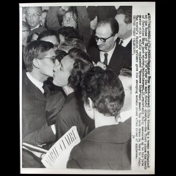 Présentation De La 1Ère Collection Christian Dior Par Yves Saint Laurent (1958) 1