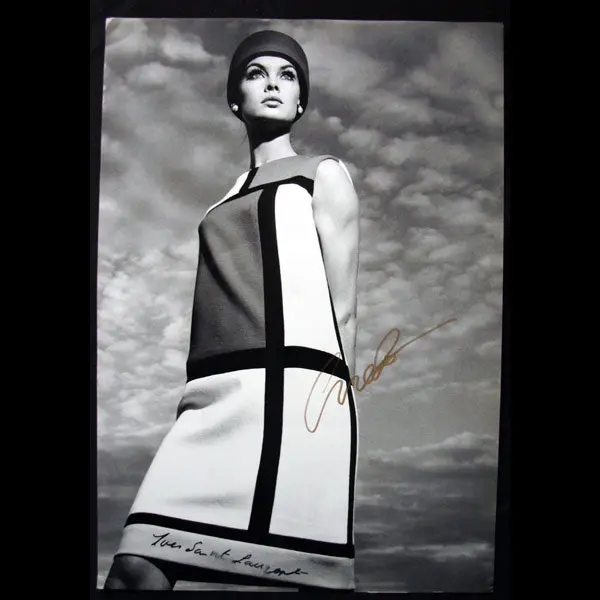 Avedon - La Robe Mondrian D'yves Saint-Laurent Vue Par Richard Avedon (Circa 1988) 1