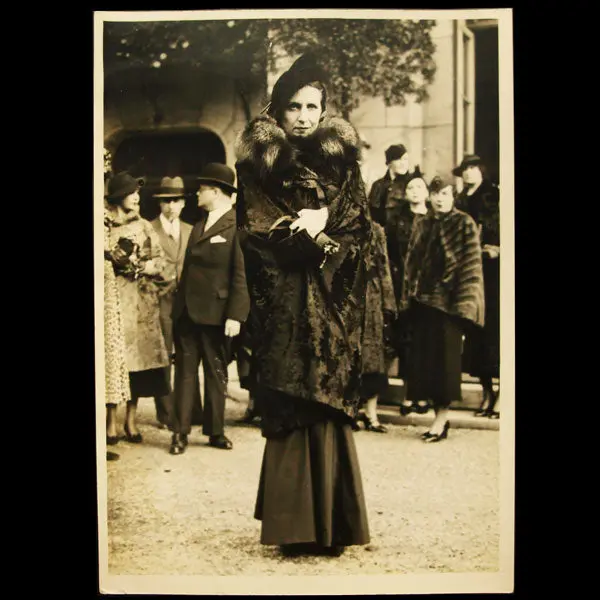 Une Femme Elégante, La Mode De L'hiver À Longchamp, Photographie De L'agence Meurisse (Circa 1935) 1