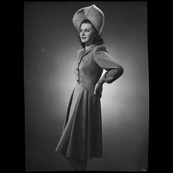Jean Patou - Robe Portée Par La Mannequin Maggy Sarragne (Circa 1946) 1