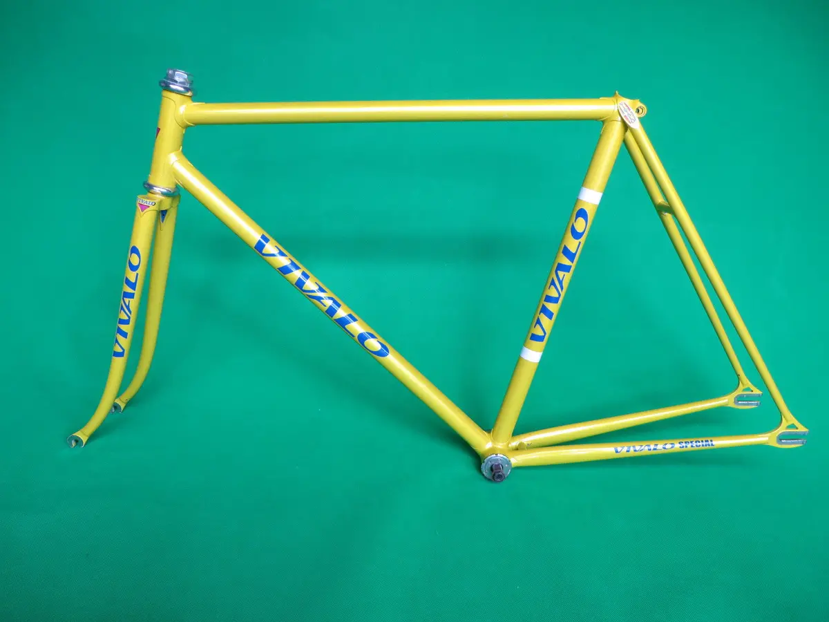 Vivalo // Yellow // 52Cm X 56Cm 1