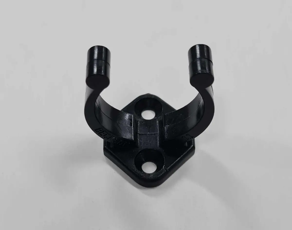 Radius Rod Plastic Clip Suit 1-1/4" Bars 1