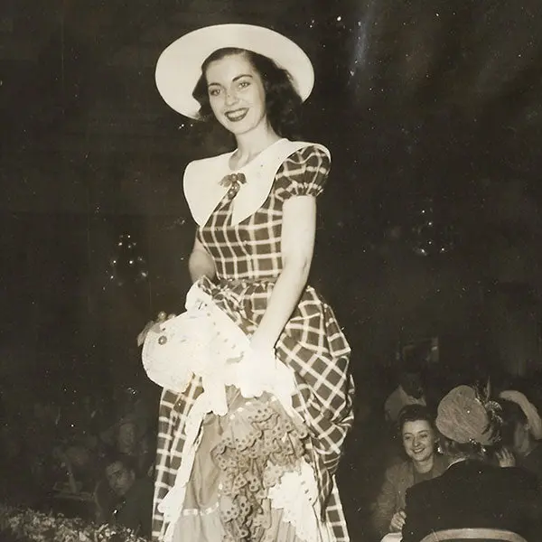 Levi Strauss- Robe Coloniale Portée Par Drene Jhor (1947) 2