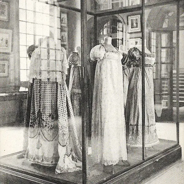 Musée Carnavalet - Robes Ier Empire (Circa 1925) 2
