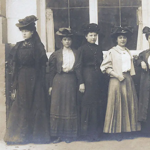 Chéruit - Employées Posant Place Vendôme À Paris (Circa 1905) 2
