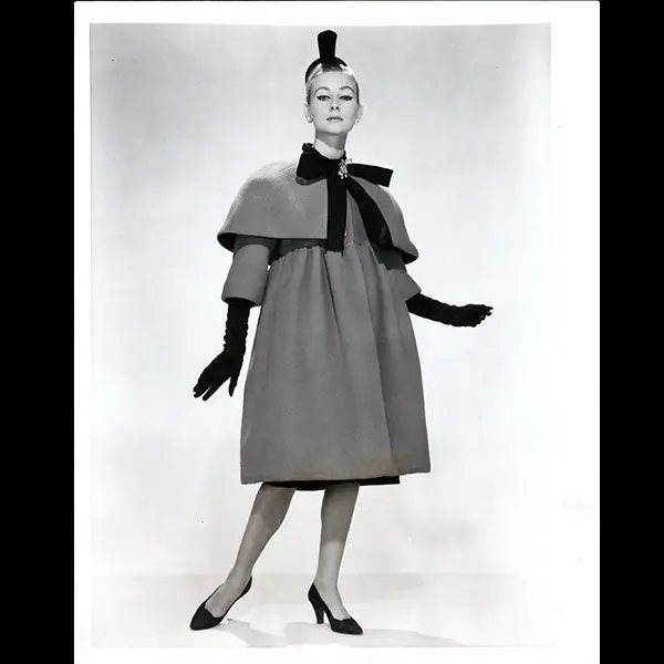 Cristobal Balenciaga - Manteau De Laine Pour L'automne-Hiver 1958 1