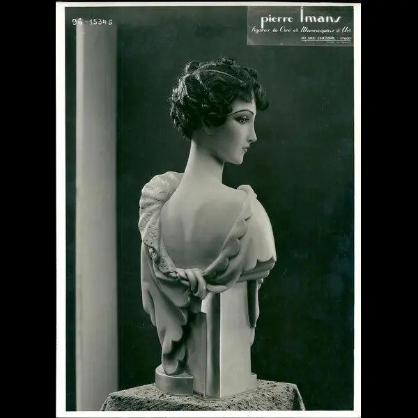 Pierre Imans - Photographie D'un Buste De Femme, 10 Rue Crussol À Paris (Circa 1920S) 1