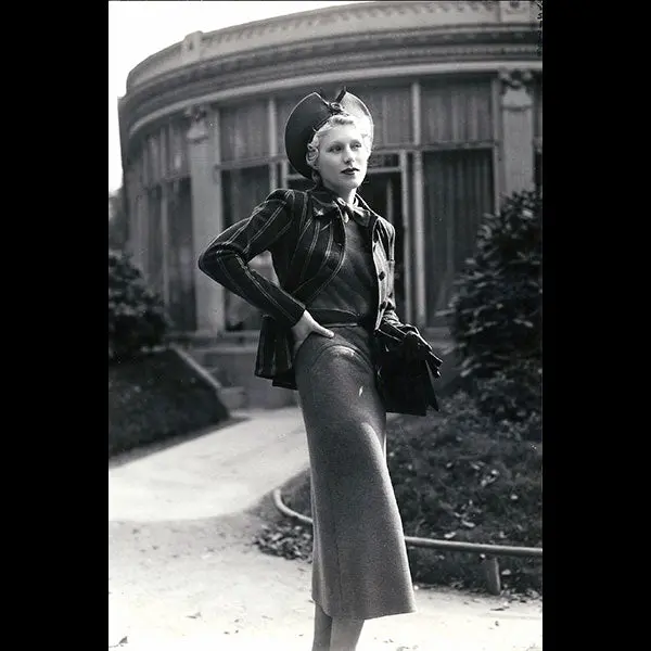 Jean Patou - Robe De Jersey Vert Armure, Tirage D'époque De Luigi Diaz (1938) 1