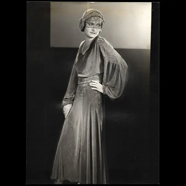 Jeanne Lanvin - Robe En Velours (1932) 1