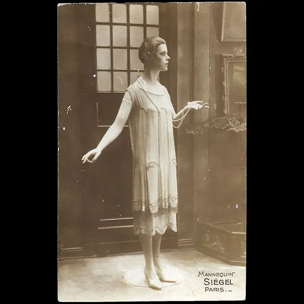 Siegel - Carte Publicitaire Représentant Un Mannequin (Circa 1920-1930) 1