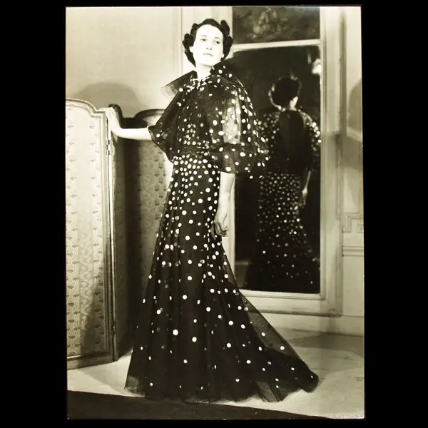 Robe De Lucien Lelong, Photographie D'époque Du Studio Anzon (Circa 1935) 1