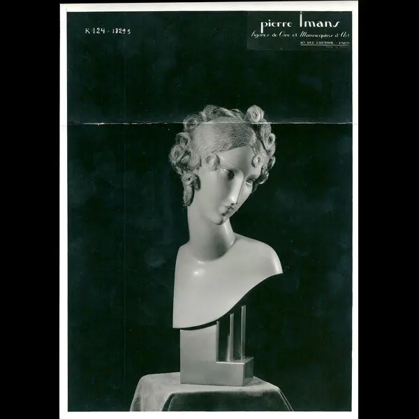 Pierre Imans - Photographie D'un Buste De Femme, Rue Crussol À Paris (Circa 1920S) 1