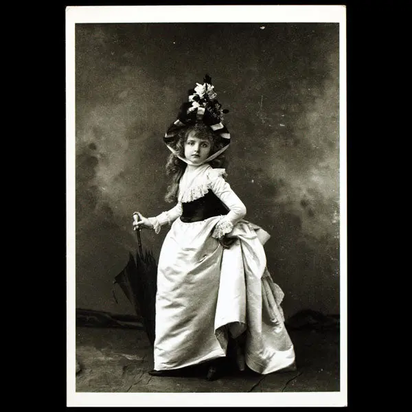 Portrait D'andrée Worth En Marie-Antoinette En 1887 Par Nadar (Circa 1980) 1
