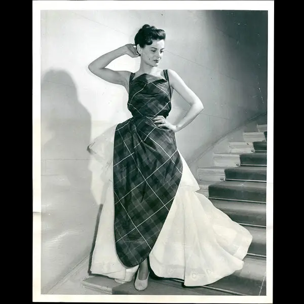 Robe Du Soir De Schiaparelli Pour 1949 1