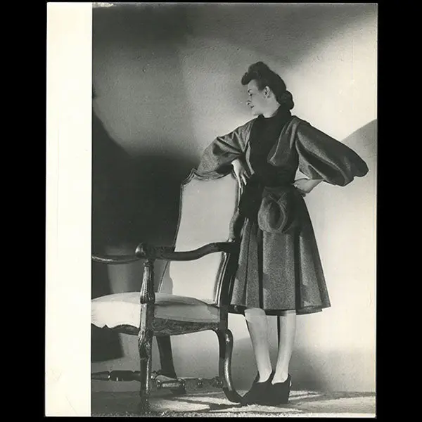 Grès - Robe, Tirage De Lavoisier (Circa 1943) 1