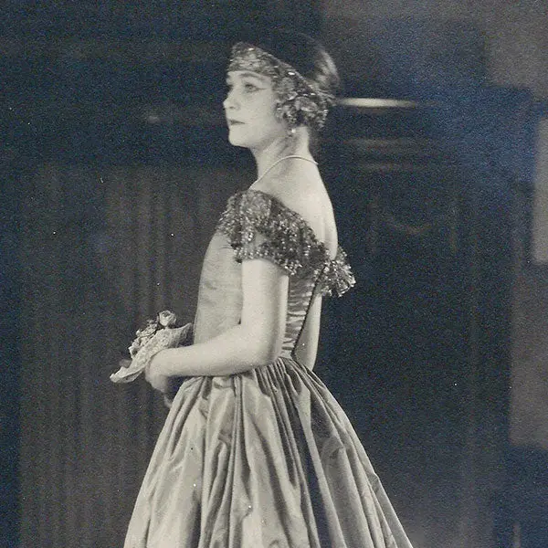 Lucile - Robe De Style, Photographie De Laure Albin-Guillot (1923) 2