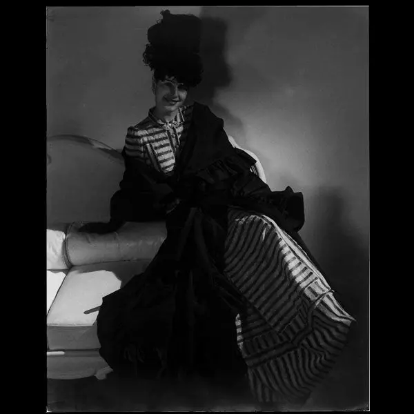Balenciaga - Robe À Rayures, Ensemble De 4 Photographies Pour Fémina D'hermann Landshoff (1938) 1