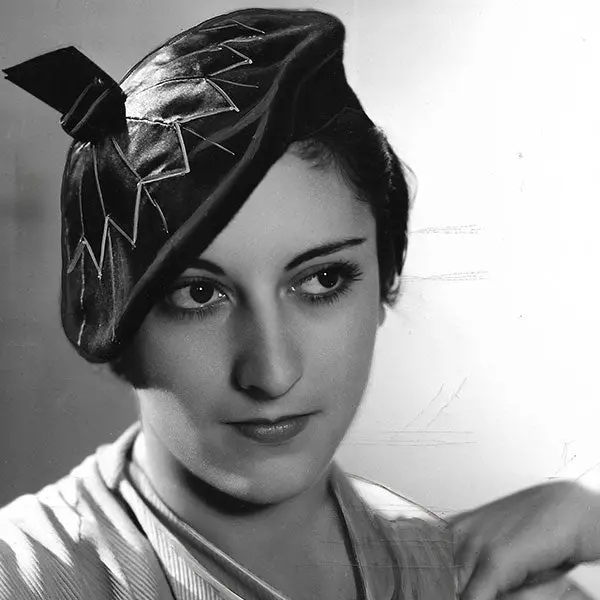 Jean Patou - Manteau En Crêpe Et Béret De Feutre Et De Satin (1933) 2
