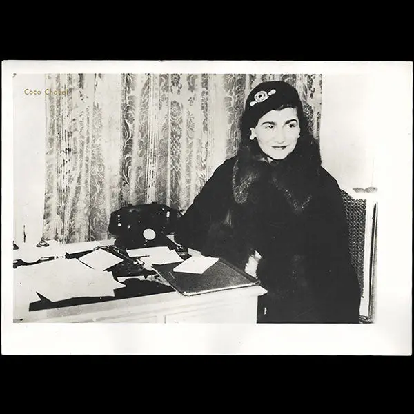 Chanel - Portrait Au Téléphone (1931) 1