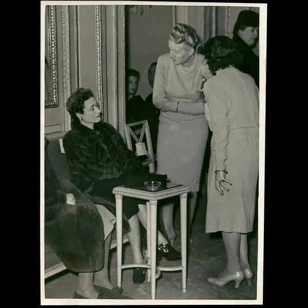 La Duchesse De Windsor Assiste À Un Défilé De Mode Le 25 Janvier 1940, Photographie De Presse D'époque 1