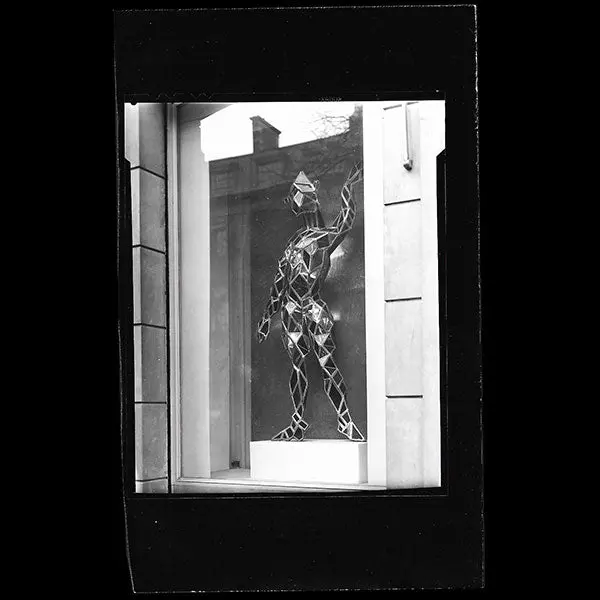 Balenciaga - Vitrines De Janine Janet Réalisées Pour Le 10 Avenue George V À Paris (1962) 1