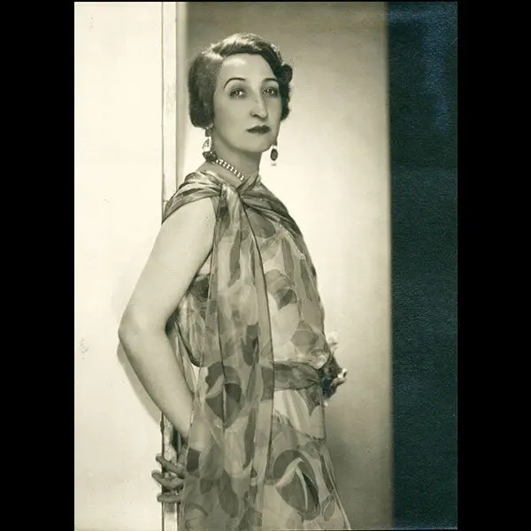 Worth - Portrait De René Scudamore, Une Des Personnalités De La Maison De Couture (1931) 1