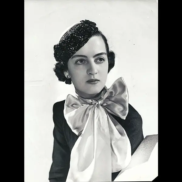 Reboux - Chapeau De Paille Porté Par Madame Champin (1937) 1