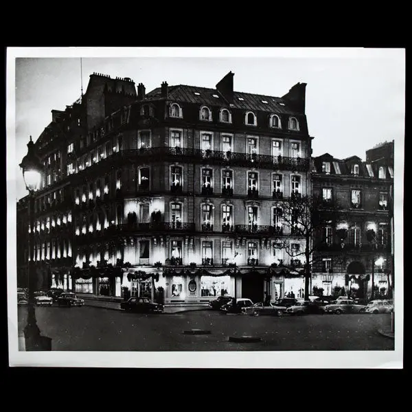 Christian Dior, 30 Avenue Montaigne, Vue Nocturne (1965) 1