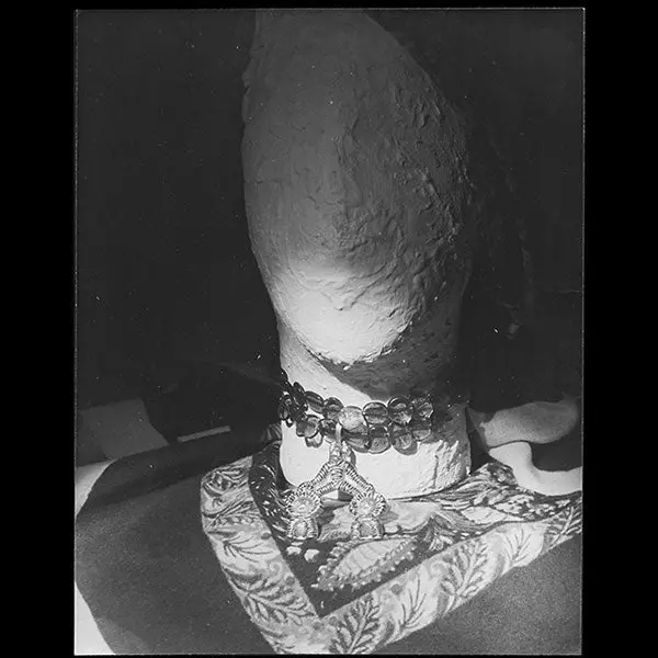 Line Vautrin - Collier La Danse Sur Le Volcan, Photographie De Crespi (1947) 1