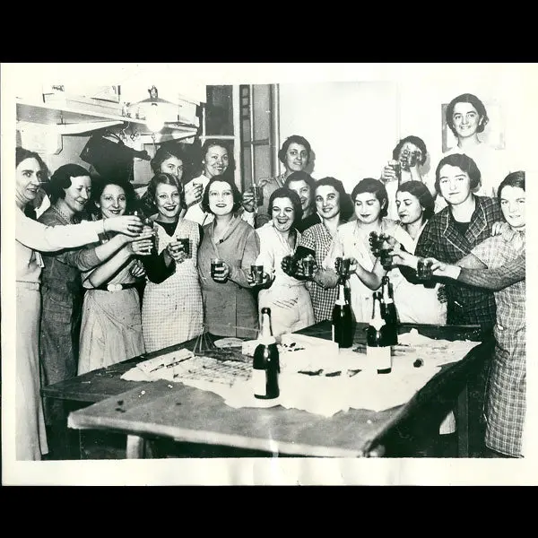 Les Midinettes De La Maison Molyneux (1934) 1