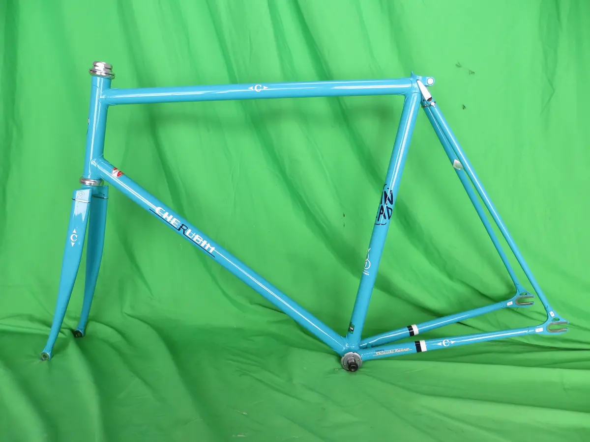 Cherubim // Grayish Light Blue  // 57.5Cm 1