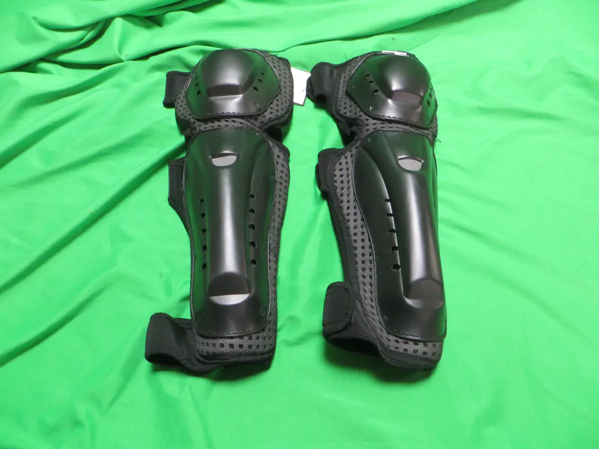 Elbow Protector Pair Xl-Size (25012102) 1