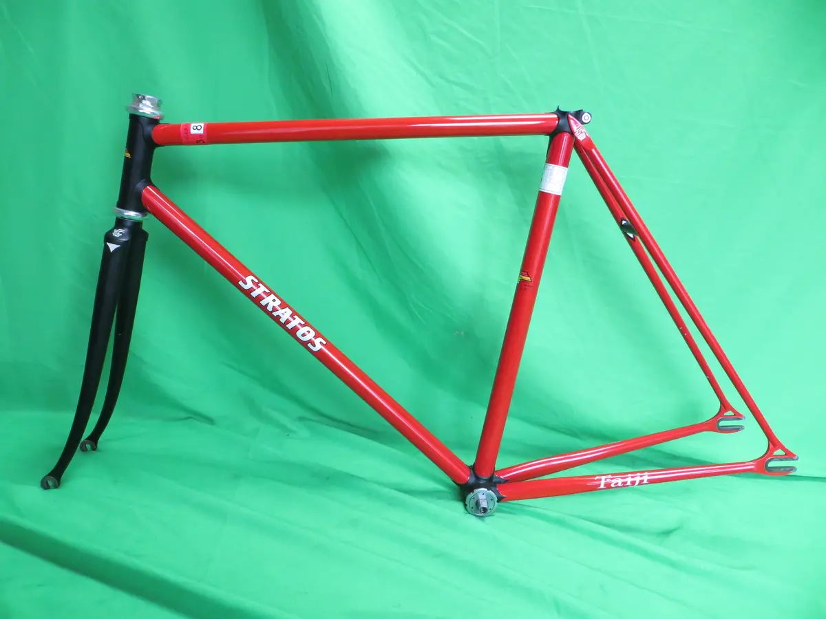 Stratos  // Red / Black Two Tone // 52.5Cm 1