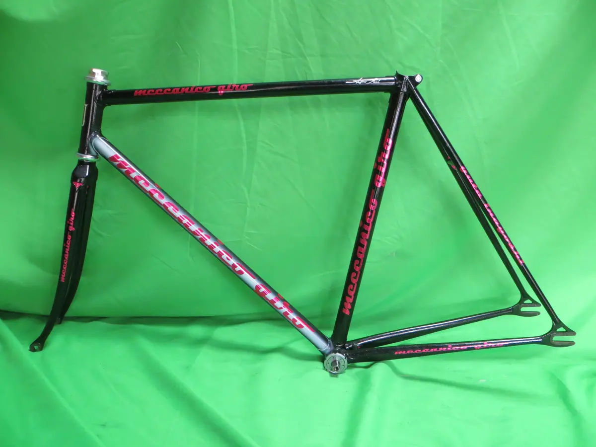 Giro // Black White Fade With Fine Silver Flake // 53.5Cm 1