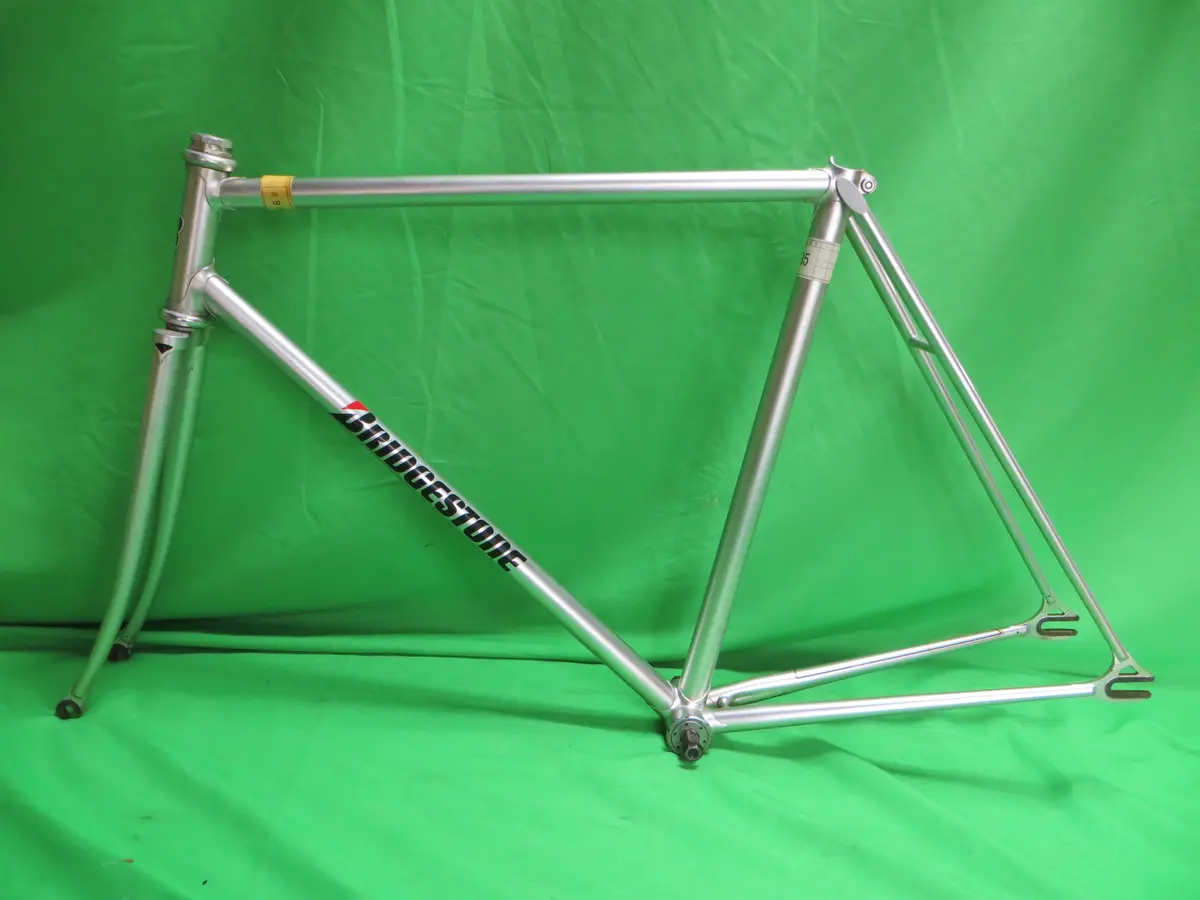 Bridgestone // Silver  // 53Cm 1